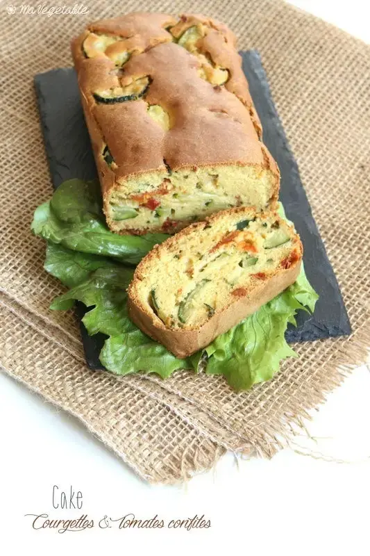 CAKE SS GLUTEN AUX COURGETTES ET TOMATES SECHEES