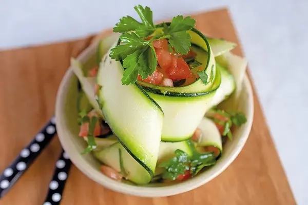 TAGLIATELLES DE COURGETTES CRUES